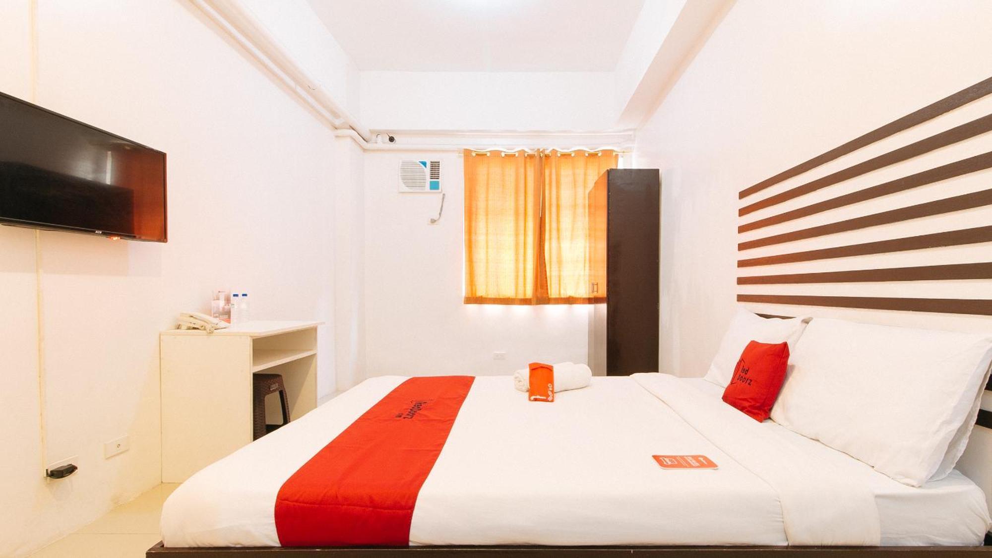 Reddoorz @ Jardin Lrt Tayuman Hotel Manila